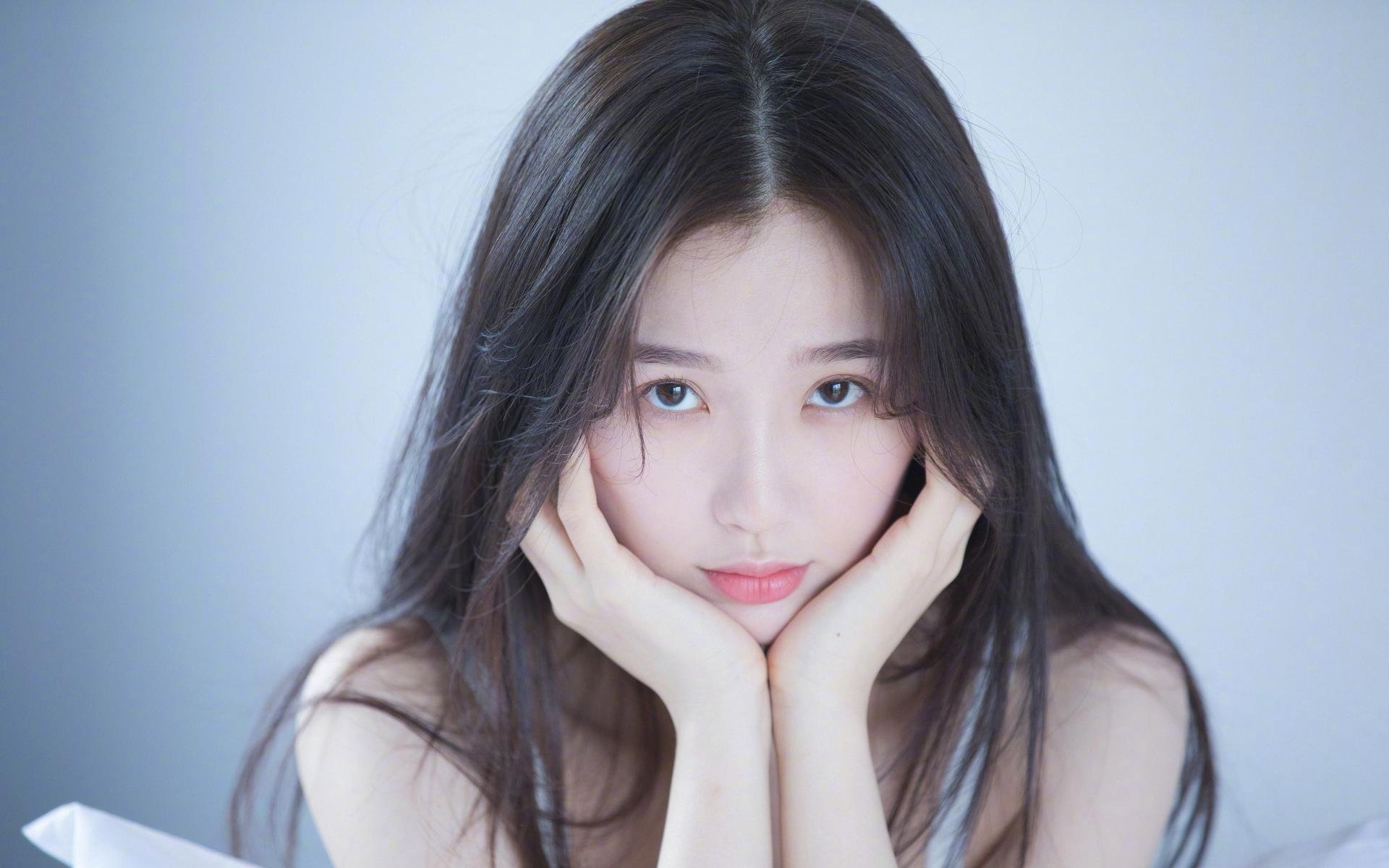 FB体育登录入口-_北极冰川自由潜：探索未知极限_，北极冰川走廊在哪