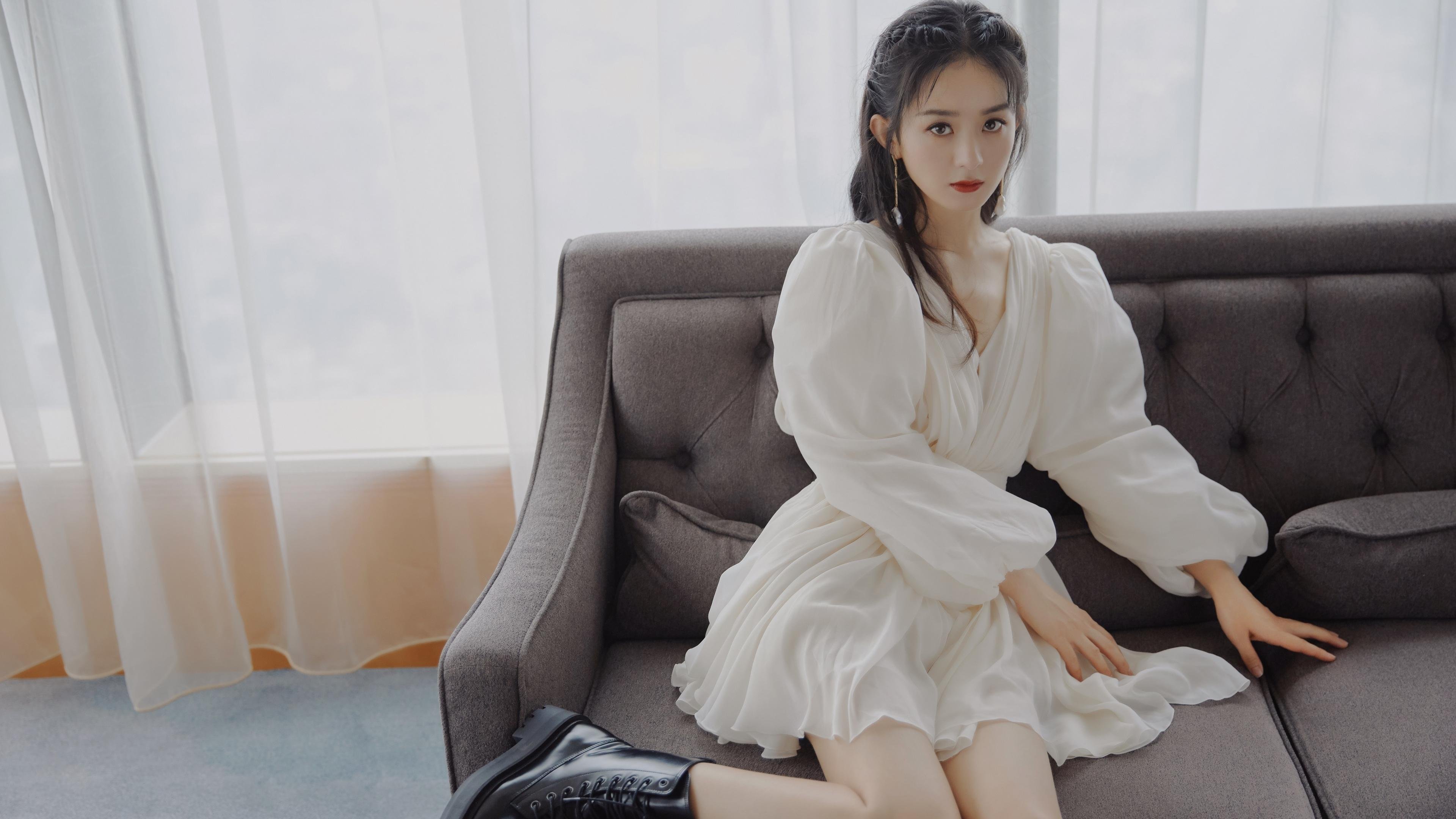 FB体育官网平台-国外赛场热议中国球员表现，国外踢球的中国人